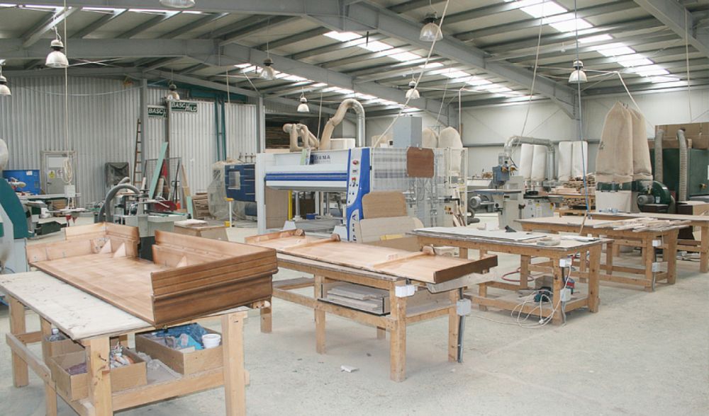 Российские производитель мебели выпускает широкий ассортимент продукции: